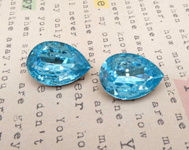 Vintage Czech Faceted Glass Teardrop Cabochon 25x18mm Aquamarine